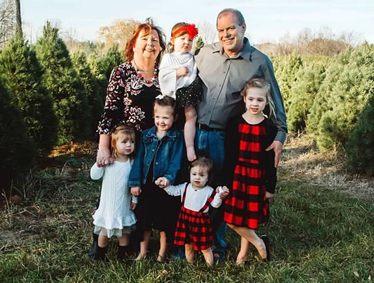 Eric & Tammy Hagerman and granddaughters 11.2020