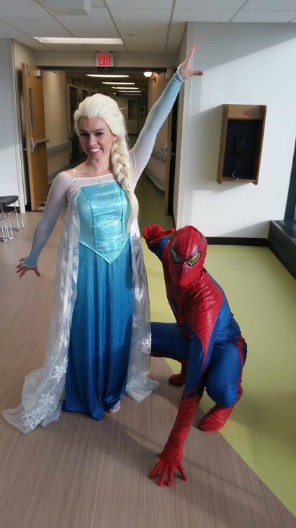 Schat monteren controller Elsa and Spiderman visit Sparrow Children's Center | Sparrow